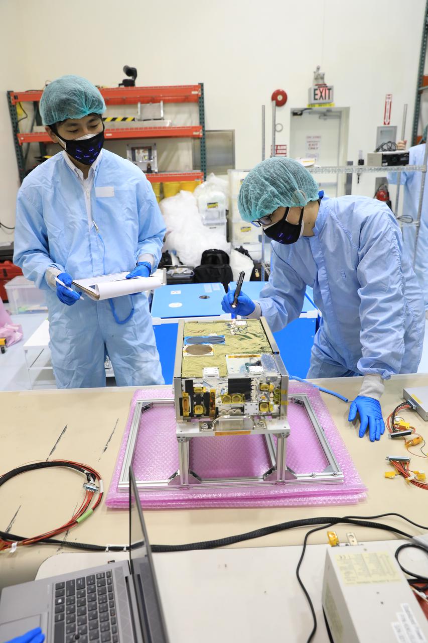 Teams worked on the final processing of their payloads that will fly aboard Artemis I. Housed within the Orion stage adapter, the satellites – called CubeSats – are roughly the size of a large shoe box and weigh no more than 30 pounds. Despite their small size, they enable science and technology experiments that may enhance our understanding of the deep space environment, expand our knowledge of the Moon, and demonstrate new technologies that could be used on future missions.