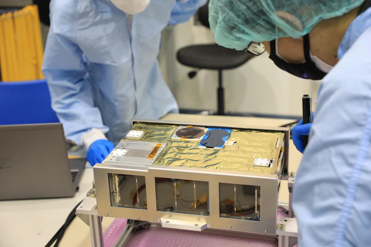 Teams worked on the final processing of their payloads that will fly aboard Artemis I. Housed within the Orion stage adapter, the satellites – called CubeSats – are roughly the size of a large shoe box and weigh no more than 30 pounds. Despite their small size, they enable science and technology experiments that may enhance our understanding of the deep space environment, expand our knowledge of the Moon, and demonstrate new technologies that could be used on future missions.