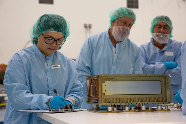 NASA image: Artemis I OSA Secondary Payload Load - NEA Scout and LunarIC