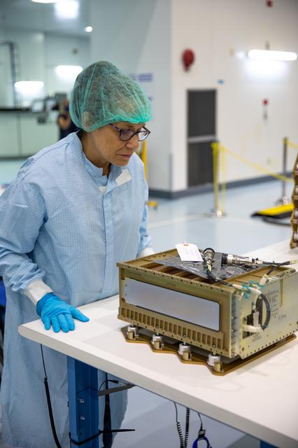 NASA image: Artemis I OSA Secondary Payloads - Miles and Lunar IC