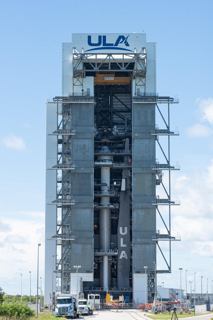Boeing’s CST-100 Starliner spacecraft is secured atop a United Launch Alliance Atlas V rocket at the Vertical Integration Facility at Space Launch Complex-41 at Florida’s Cape Canaveral Space Force Station on July 17, 2021. Starliner will launch on the Atlas V for Boeing’s second Orbital Flight Test (OFT-2) for NASA’s Commercial Crew Program. The spacecraft rolled out from Boeing’s Commercial Crew and Cargo Processing Facility at NASA’s Kennedy Space Center earlier in the day.