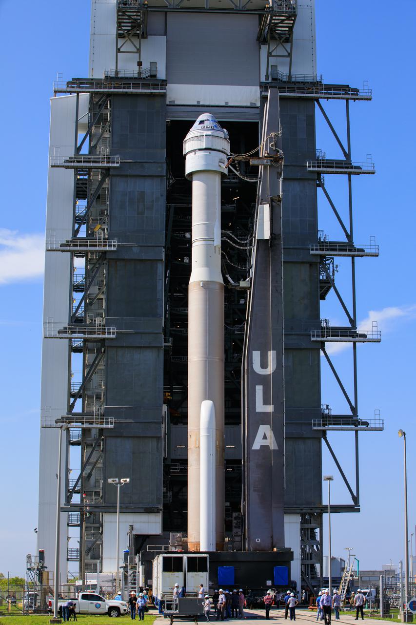 On July 29, 2021, Boeing’s CST-100 Starliner spacecraft and the United Launch Alliance Atlas V rocket rolled out of the Vertical Integration Facility to the launch pad at Space Launch Complex-41 on Cape Canaveral Space Force Station in Florida. Starliner will launch on the Atlas V for Boeing’s second uncrewed Orbital Flight Test (OFT-2) for NASA’s Commercial Crew Program. OFT-2 is an important uncrewed mission designed to test the end-to-end capabilities of the new system for NASA’s Commercial Crew Program.