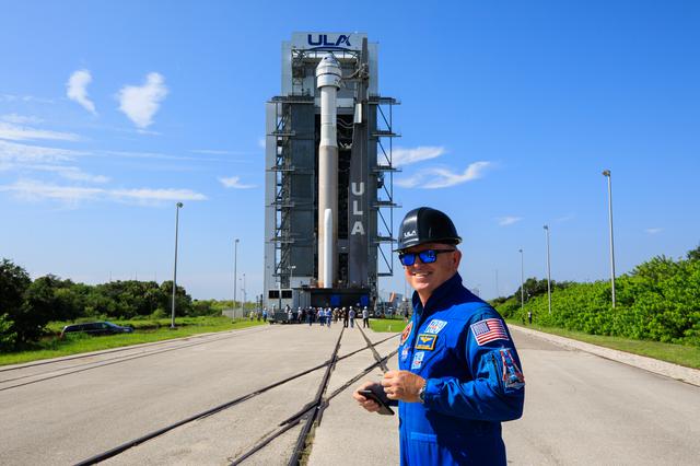 NASA image: Boeing OFT-2 Rollout to Pad for Launch