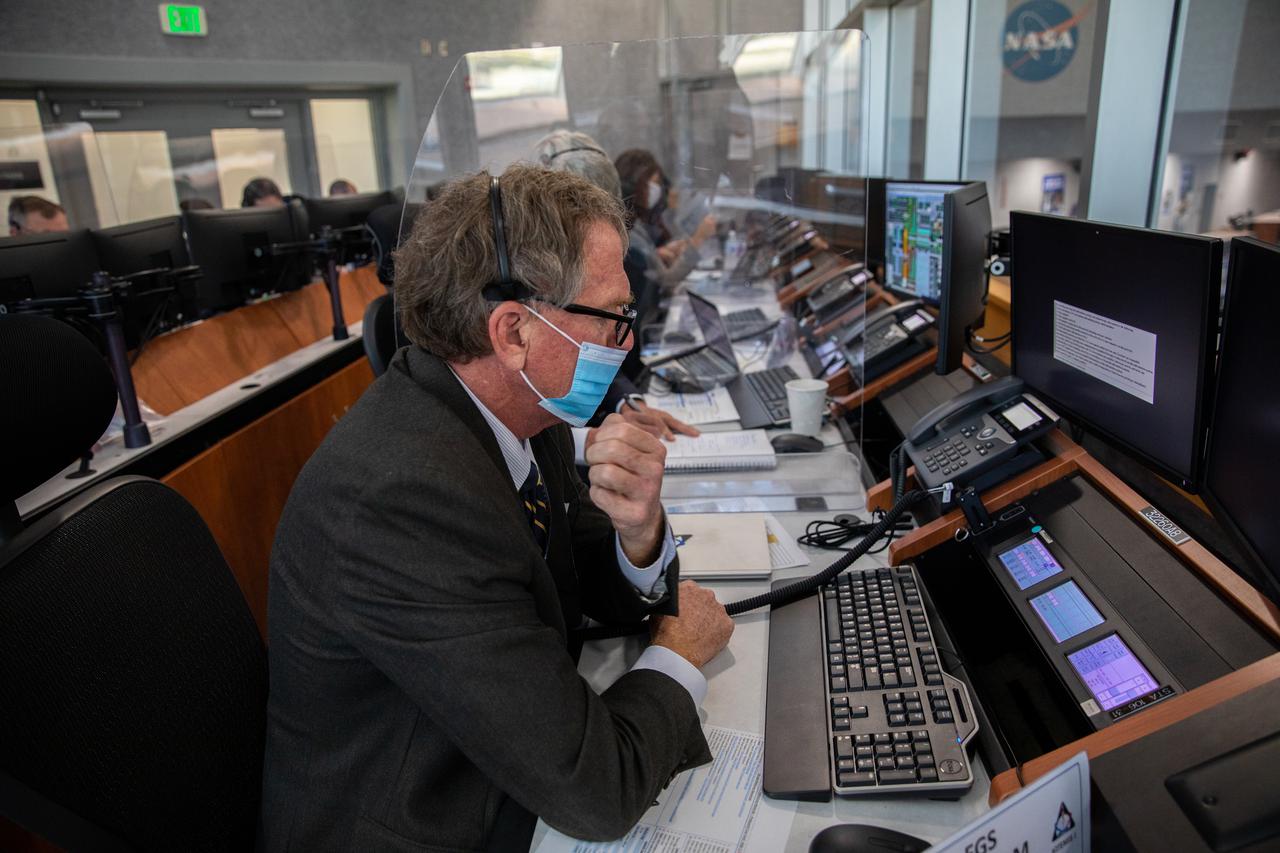 Mike Bolger, manager, Exploration Ground Systems, participates in the 11th terminal countdown simulation for the Artemis I launch inside Kennedy Space Center’s Launch Control Center on Oct. 14, 2021. The event marked the first time members of NASA’s mission management team, launch team, and contractor Jacobs conducted the simulation together. During Artemis I, the agency’s Orion spacecraft will lift off from Kennedy aboard NASA’s most powerful rocket – the Space Launch System – to fly farther than any spacecraft built for humans has ever flown. Through NASA’s Artemis missions, the agency, along with commercial and international partners, will establish a sustainable human presence on the Moon to prepare for missions to Mars.