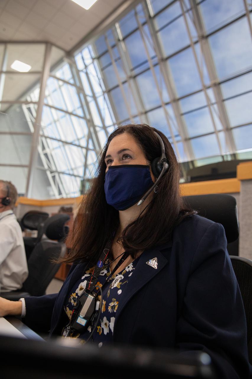 Melissa Jones, Landing and Recovery director, NASA’s Exploration Ground Systems, participates in the 11th terminal countdown simulation for the Artemis I launch inside Kennedy Space Center’s Launch Control Center on Oct. 14, 2021. The event marked the first time members of NASA’s mission management team, launch team, and contractor Jacobs conducted the simulation together. During Artemis I, the agency’s Orion spacecraft will lift off from Kennedy aboard NASA’s most powerful rocket – the Space Launch System – to fly farther than any spacecraft built for humans has ever flown. Through NASA’s Artemis missions, the agency, along with commercial and international partners, will establish a sustainable human presence on the Moon to prepare for missions to Mars.