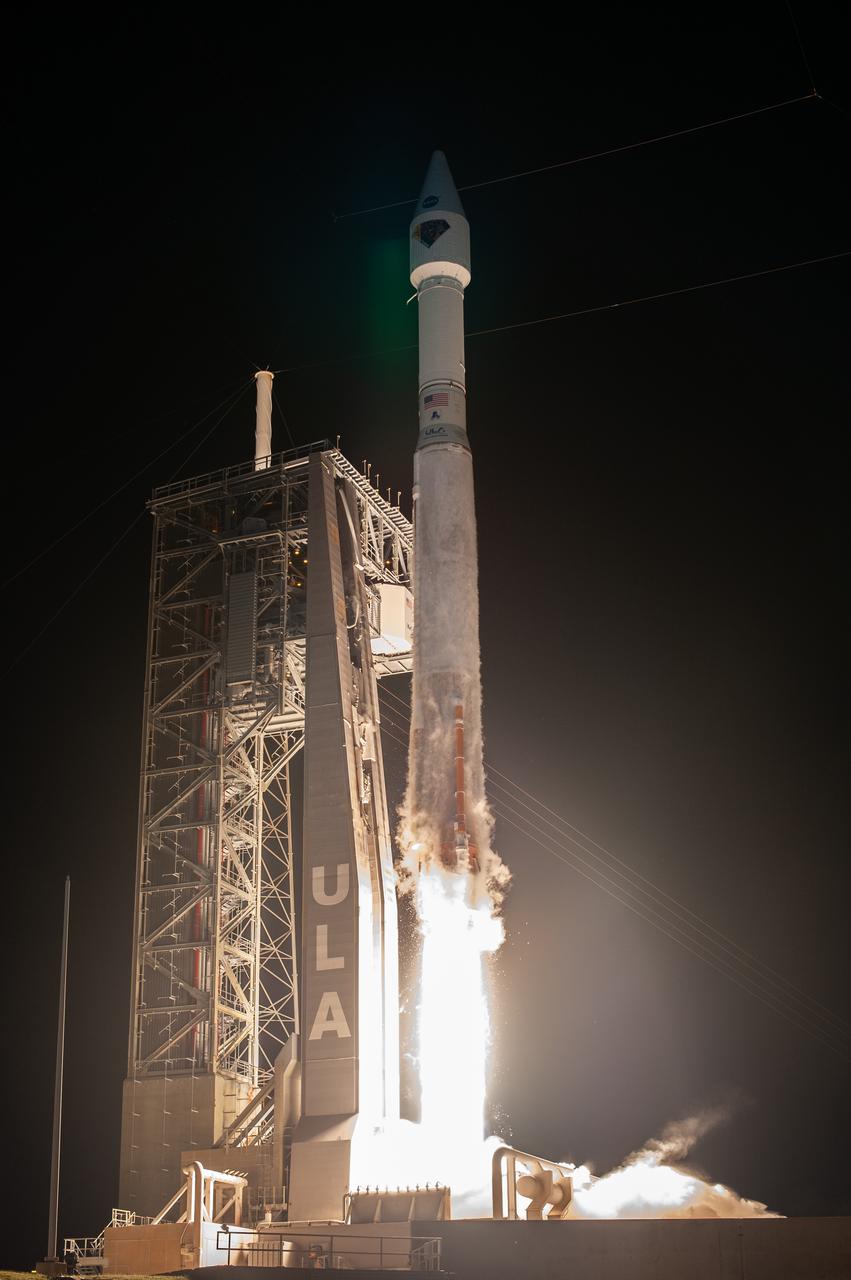 A United Launch Alliance V 401 rocket, with NASA’s Lucy spacecraft atop, powers off the pad at Cape Canaveral Space Force Station’s Space Launch Complex 41 in Florida at 5:34 a.m. EDT on Saturday, Oct. 16, 2021. The launch was managed by NASA’s Launch Services Program, based at Kennedy Space Center. Lucy will embark on a 12-year primary mission to explore a record-breaking number of asteroids, including the Jupiter Trojan asteroids. Named after a fossilized human ancestor whose skeleton provided discoverers insight into humanity’s evolution, the Lucy mission will do much of the same, providing scientists and researchers a look into the origins of our solar system. 