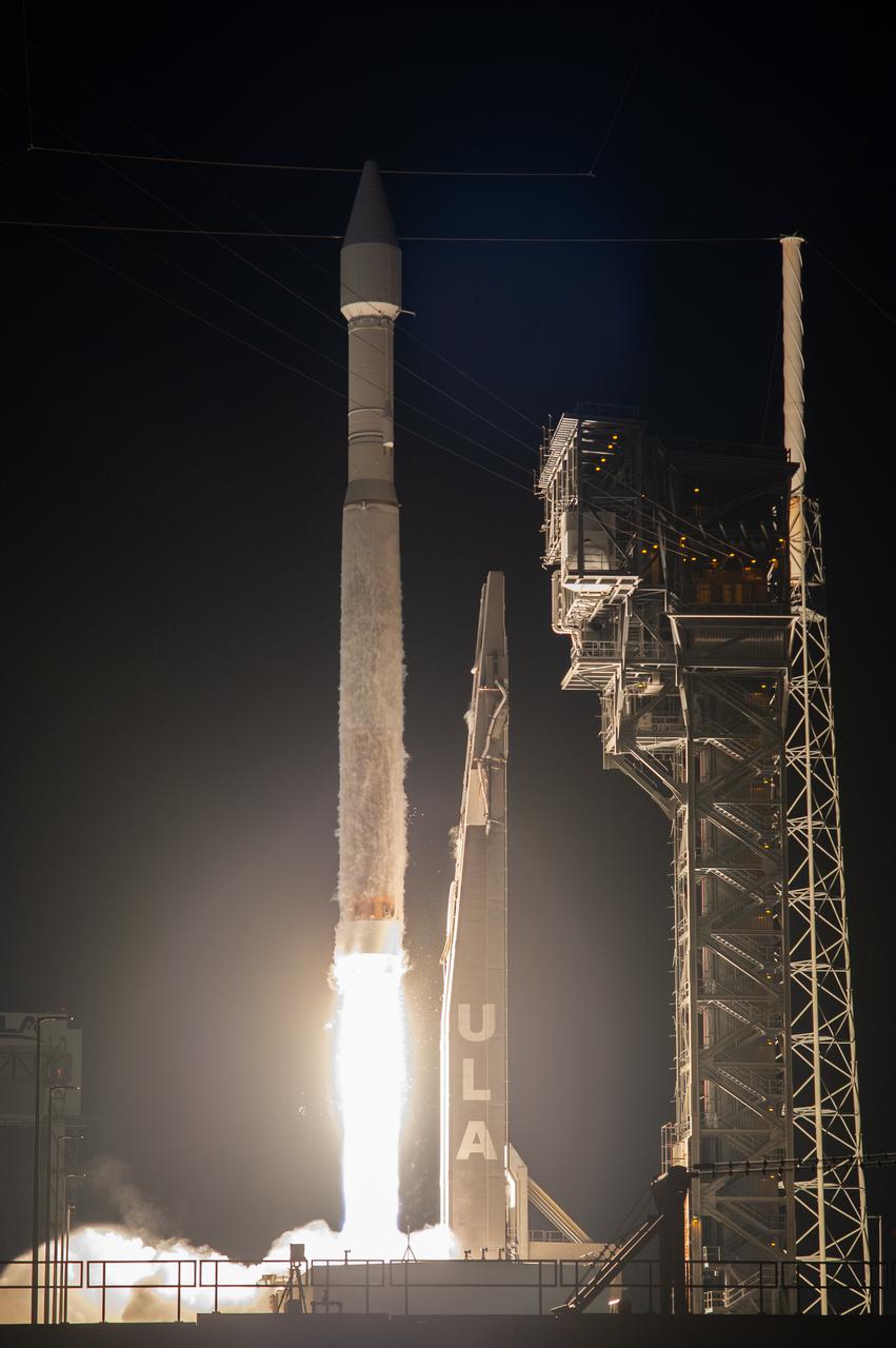 A United Launch Alliance V 401 rocket, with NASA’s Lucy spacecraft atop, powers off the pad at Cape Canaveral Space Force Station’s Space Launch Complex 41 in Florida at 5:34 a.m. EDT on Saturday, Oct. 16, 2021. The launch was managed by NASA’s Launch Services Program, based at Kennedy Space Center. Lucy will embark on a 12-year primary mission to explore a record-breaking number of asteroids, including the Jupiter Trojan asteroids. Named after a fossilized human ancestor whose skeleton provided discoverers insight into humanity’s evolution, the Lucy mission will do much of the same, providing scientists and researchers a look into the origins of our solar system. 