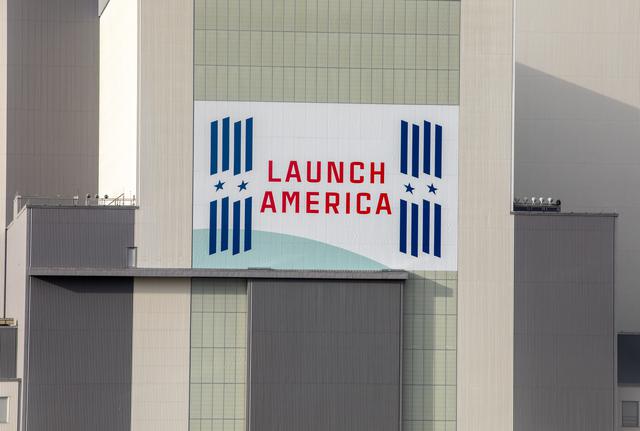 Launch America Banner on VAB