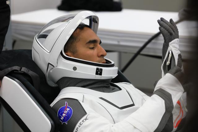NASA image: SpaceX Crew-3 Dry Dress Rehearsal - Suit Up and Walkout