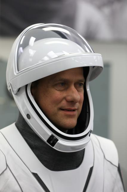 NASA image: SpaceX Crew-3 Dry Dress Rehearsal - Suit Up and Walkout