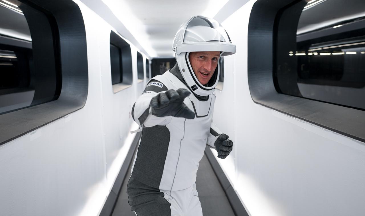 NASA’s SpaceX Crew-3 astronauts participate in a countdown dress rehearsal at the agency’s Kennedy Space Center in Florida on Oct. 28, 2021, to prepare for the upcoming Crew-3 launch. Matthias Maurer, with the European Space Agency, is inside the crew access arm leading to the company’s Crew Dragon spacecraft during the rehearsal. The four-person crew will launch aboard the Crew Dragon atop the Falcon 9 on Oct. 31 to the International Space Station. Launch is targeted for 2:21 a.m. EDT from Pad 39A. Crew-3 is the third crew rotation flight to the space station for NASA’s Commercial Crew Program, and the first flight of a new Crew Dragon spacecraft. 