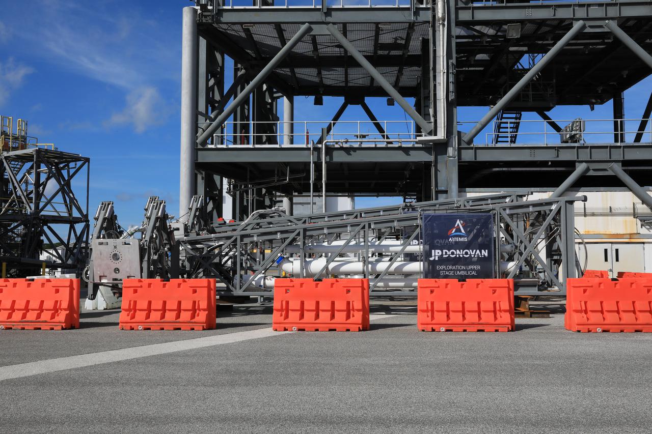 The first umbilical – one of many swing arms that will provide power, communications, and propellants to a larger configuration of NASA’s Space Launch System (SLS) rocket – for the agency’s mobile launcher 2 (ML2) arrives at the Launch Equipment Test Facility (LETF) at NASA’s Kennedy Space Center in Florida on Oct. 28, 2021. The umbilical will go through rounds of testing at the LETF to verify it functions properly before getting installed on the ML2 tower. This particular umbilical will provide propellants, environmental control systems, and a variety of purge gasses to the rocket’s Exploration Upper Stage. ML2 will be used to launch SLS Block 1B and Block 2 configurations to the Moon, starting with the Artemis IV mission, allowing NASA to send astronauts and heavy cargo to the lunar surface.
