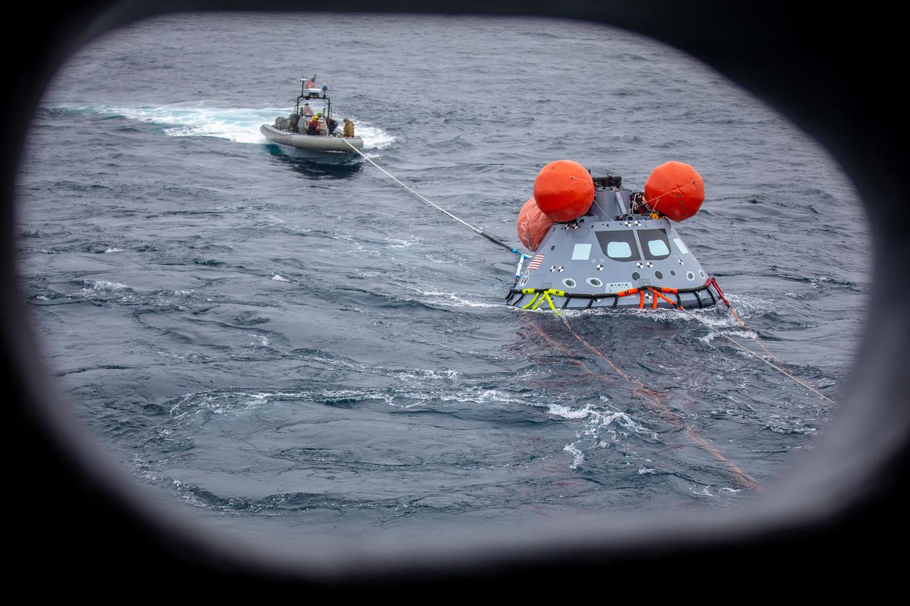 Day 2 of Underway Recovery Test 9 (URT-9) put NASA’s Landing and Recovery Team through its paces as they practiced recovering a mock Orion capsule into the back of the USS John P. Murtha. During the weeklong test, NASA’s Landing and Recovery team is performing their final mission certification ahead of Artemis I.