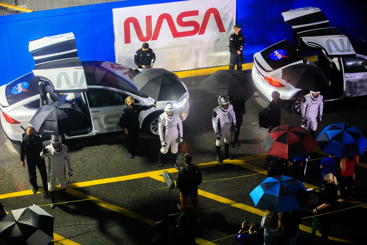 SpaceX Crew-3 Suit-Up and Walkout