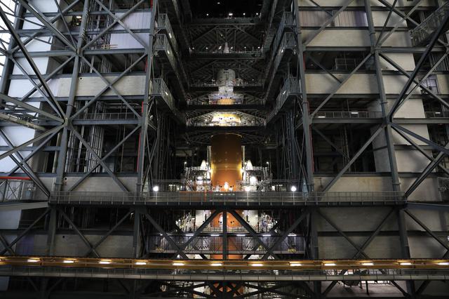 NASA image: Fully-stacked views of the Artemis I SLS rocket