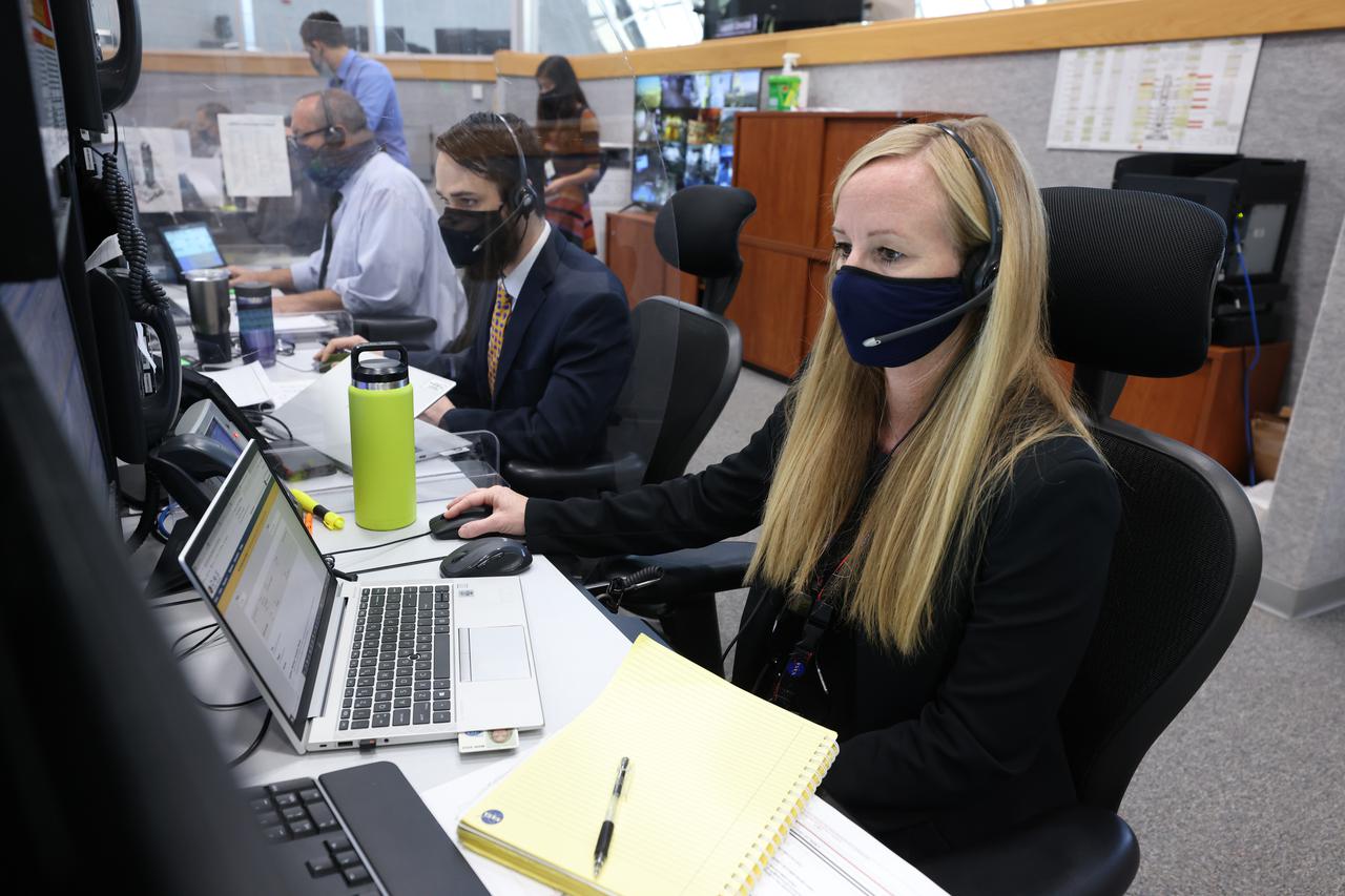 Launch team members are seated at the Orion Test Conductor consoles inside Firing Room 1 of the Launch Control Center at NASA’s Kennedy Space Center in Florida on Dec. 13, 2021. From right are Carla Rekucki, Joshua Coleman, John Kracsun, and Dan Florez. They are participating in a joint integrated simulation for the Artemis I launch that covered both cryogenic loading and terminal countdown portions of prelaunch activities. Members of NASA’s mission management team and launch team conducted the simulation together. The Kennedy team was certified for the Artemis I launch. During Artemis I, the agency’s Orion spacecraft will lift off from Kennedy aboard NASA’s most powerful rocket – the Space Launch System – to fly farther than any spacecraft built for humans has ever flown. Through NASA’s Artemis missions, the agency, along with commercial and international partners, will establish a sustainable human presence on the Moon to prepare for missions to Mars.