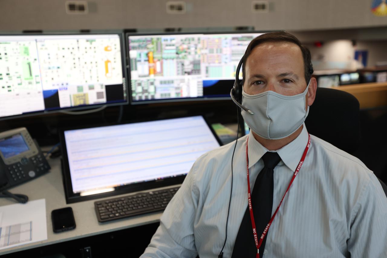 Wes Mosedale, Technical Assistant to the Launch Director, with Exploration Ground Systems, is seated at console inside Firing Room 1 of the Launch Control Center at NASA’s Kennedy Space Center in Florida on Dec. 13, 2021. He is participating in a joint integrated simulation for the Artemis I launch that covered both cryogenic loading and terminal countdown portions of prelaunch activities. Members of NASA’s mission management team and launch team conducted the simulation together. The Kennedy team was certified for the Artemis I launch. During Artemis I, the agency’s Orion spacecraft will lift off from Kennedy aboard NASA’s most powerful rocket – the Space Launch System – to fly farther than any spacecraft built for humans has ever flown. Through NASA’s Artemis missions, the agency, along with commercial and international partners, will establish a sustainable human presence on the Moon to prepare for missions to Mars.