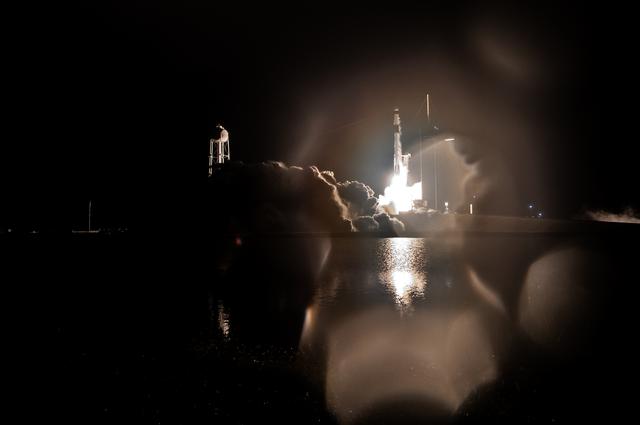 NASA image: SpaceX CRS-24 Liftoff