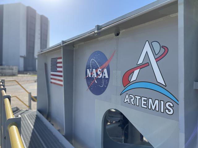 Artemis Logos Installation on Crawler Transporter