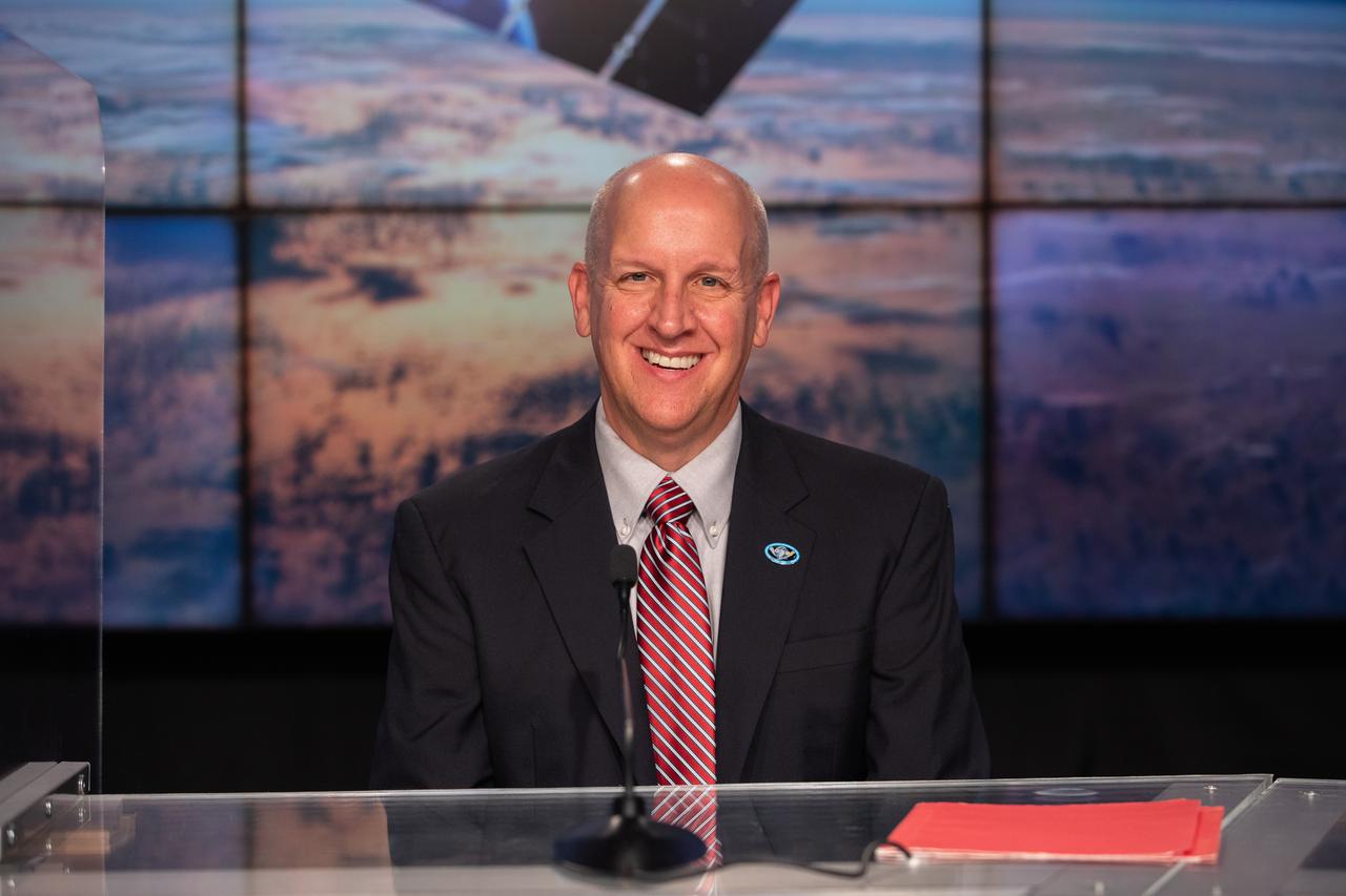 A prelaunch news conference for the National Oceanic and Atmospheric Administration’s (NOAA) Geostationary Operational Environmental Satellite-T (GOES-T) is held on Feb. 26, 2022, at NASA’s Kennedy Space Center in Florida. Tim Dunn, launch director for NASA’s Launch Services Program at Kennedy answers questions during the briefing. GOES-T is scheduled to lift off on a United Launch Alliance Atlas V 541 rocket from Space Launch Complex 41 at Cape Canaveral Space Force Station in Florida on March 1, 2022, at 4:38 p.m. GOES-T is the third satellite in the GOES-R series that will continue to help meteorologists observe and predict local weather events that affect public safety. The launch is being managed by NASA’s Launch Services Program based at Kennedy Space Center in Florida, America’s multi-user spaceport. 