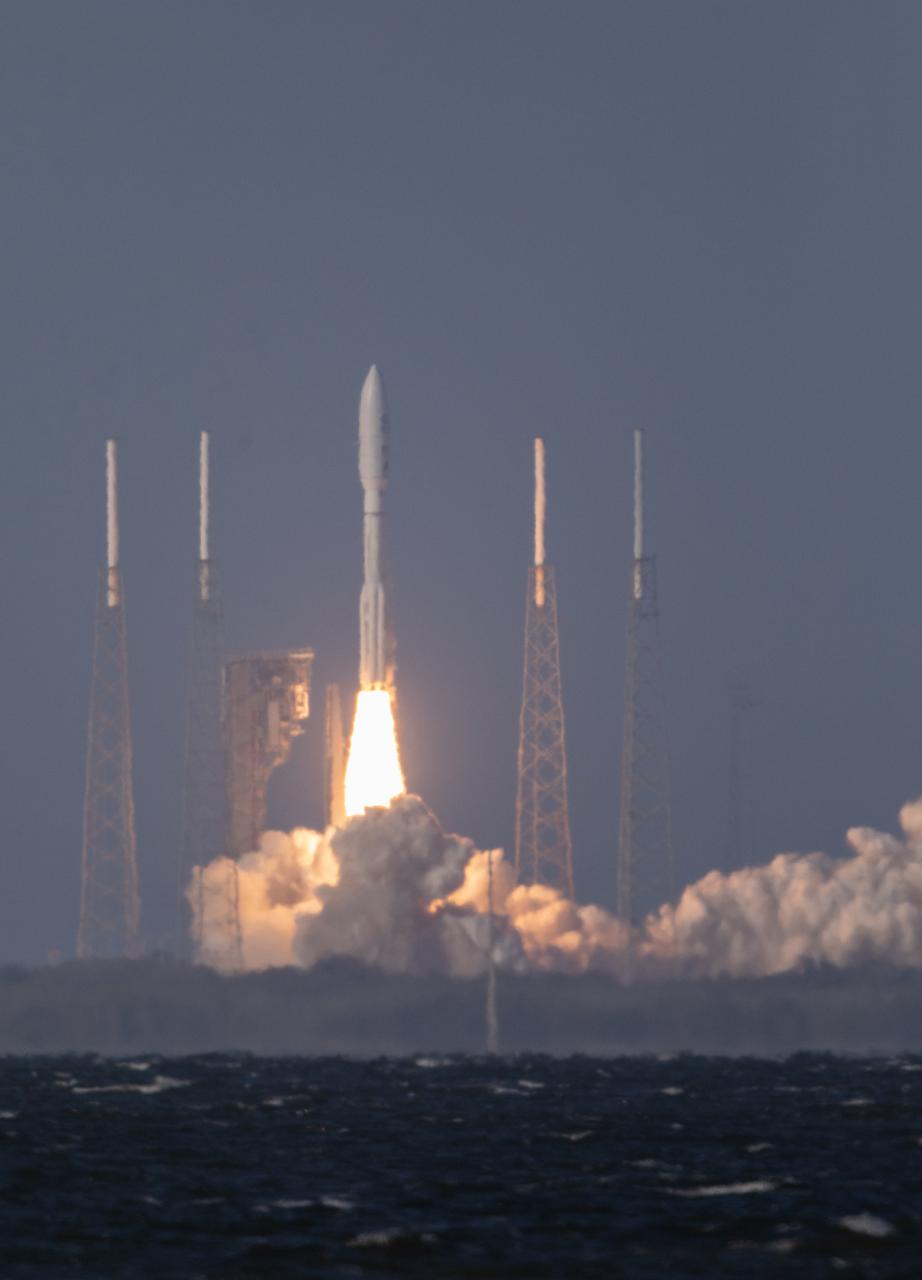 A United Launch Alliance Atlas V 541 rocket, carrying the National Oceanic and Atmospheric Administration’s (NOAA) Geostationary Operational Environmental Satellite-T (GOES-T), lifts off from Space Launch Complex 41 at Cape Canaveral Space Force Station in Florida on March 1, 2022. Liftoff was at 4:38 p.m. EST. GOES-T is the third satellite in the GOES-R series that will continue to help meteorologists observe and predict local weather events that affect public safety. GOES-T will be renamed GOES-18 once it reaches geostationary orbit. GOES-18 will go into operational service as GOES West to provide critical data for the U.S. West Coast, Alaska, Hawaii, Mexico, Central America, and the Pacific Ocean. The launch was managed by NASA’s Launch Services Program based at Kennedy Space Center in Florida, America’s multi-user spaceport. 