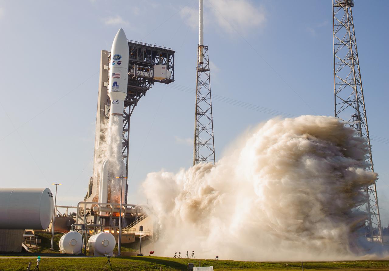 A United Launch Alliance Atlas V 541 rocket, carrying the National Oceanic and Atmospheric Administration’s (NOAA) Geostationary Operational Environmental Satellite-T (GOES-T), lifts off from Space Launch Complex 41 at Cape Canaveral Space Force Station in Florida on March 1, 2022. Liftoff was at 4:38 p.m. EST. GOES-T is the third satellite in the GOES-R series that will continue to help meteorologists observe and predict local weather events that affect public safety. GOES-T will be renamed GOES-18 once it reaches geostationary orbit. GOES-18 will go into operational service as GOES West to provide critical data for the U.S. West Coast, Alaska, Hawaii, Mexico, Central America, and the Pacific Ocean. The launch was managed by NASA’s Launch Services Program based at Kennedy Space Center in Florida, America’s multi-user spaceport. 