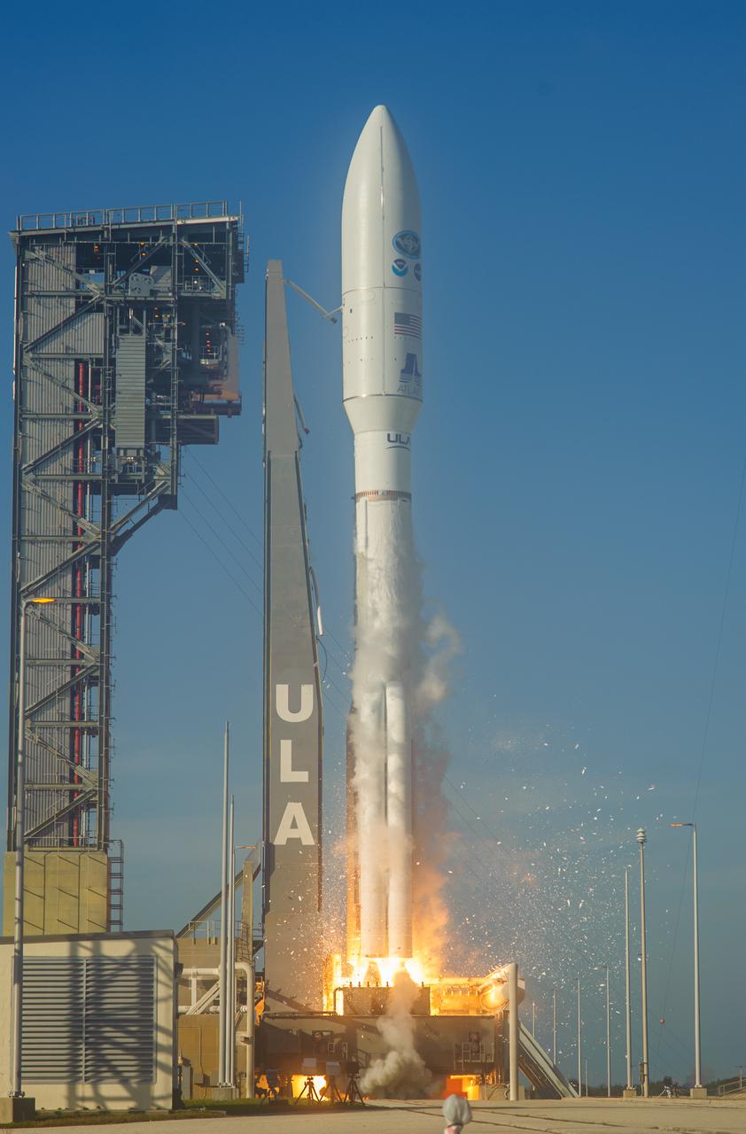 A United Launch Alliance Atlas V 541 rocket, carrying the National Oceanic and Atmospheric Administration’s (NOAA) Geostationary Operational Environmental Satellite-T (GOES-T), lifts off from Space Launch Complex 41 at Cape Canaveral Space Force Station in Florida on March 1, 2022. Liftoff was at 4:38 p.m. EST. GOES-T is the third satellite in the GOES-R series that will continue to help meteorologists observe and predict local weather events that affect public safety. GOES-T will be renamed GOES-18 once it reaches geostationary orbit. GOES-18 will go into operational service as GOES West to provide critical data for the U.S. West Coast, Alaska, Hawaii, Mexico, Central America, and the Pacific Ocean. The launch was managed by NASA’s Launch Services Program based at Kennedy Space Center in Florida, America’s multi-user spaceport. 