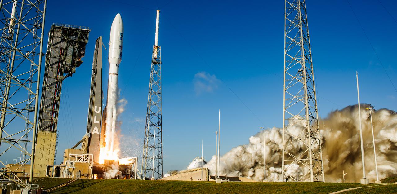 A United Launch Alliance Atlas V 541 rocket, carrying the National Oceanic and Atmospheric Administration’s (NOAA) Geostationary Operational Environmental Satellite-T (GOES-T), lifts off from Space Launch Complex 41 at Cape Canaveral Space Force Station in Florida on March 1, 2022. Liftoff was at 4:38 p.m. EST. GOES-T is the third satellite in the GOES-R series that will continue to help meteorologists observe and predict local weather events that affect public safety. GOES-T will be renamed GOES-18 once it reaches geostationary orbit. GOES-18 will go into operational service as GOES West to provide critical data for the U.S. West Coast, Alaska, Hawaii, Mexico, Central America, and the Pacific Ocean. The launch was managed by NASA’s Launch Services Program based at Kennedy Space Center in Florida, America’s multi-user spaceport. 