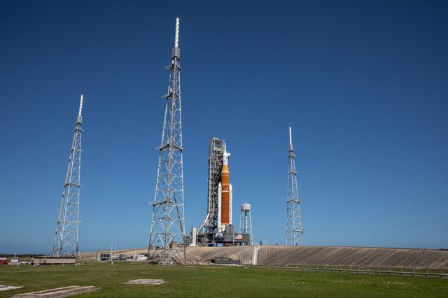 Artemis I at Pad 39B