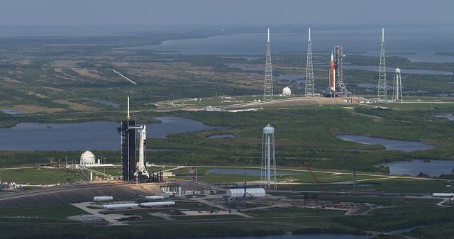 Axiom-1 at Pad 39A and Artemis I at Pad 39B