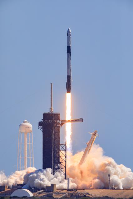 NASA image: Axiom-1 (Ax-1) Liftoff