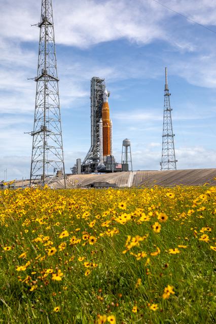NASA image: Artemis I at Pad 39B
