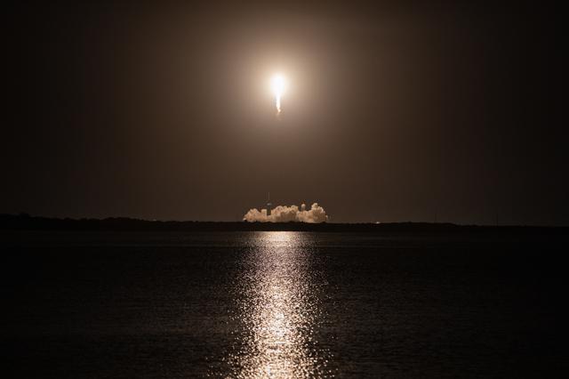 NASA image: NASA’s SpaceX Crew-4 Live Launch Coverage