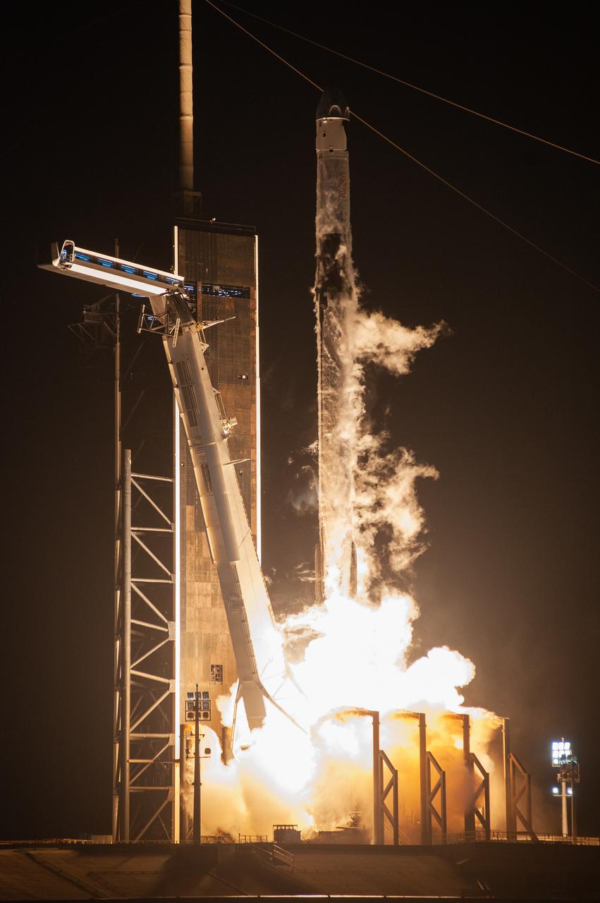 The SpaceX Falcon 9 rocket, with the company’s Crew Dragon atop, lifts off from Launch Pad 39A at Kennedy Space Center in Florida for NASA’s SpaceX Crew-4 mission on April 27, 2022, at 3:52 a.m. EDT. Aboard the Dragon are NASA astronauts Kjell Lindgren, Bob Hines, and Jessica Watkins, and ESA (European Space Agency) astronaut Samantha Cristoforetti. The spacecraft will carry the Crew-4 astronauts to the International Space Station as part of NASA’s Commercial Crew Program. The Dragon spacecraft, named Freedom by the mission’s crew, is scheduled to dock to the space station today at 8:15 p.m. EDT.