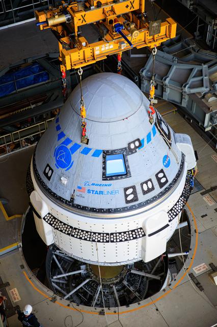 NASA image: Boeing's CST-100 Starliner for OFT-2 Lift and Mate