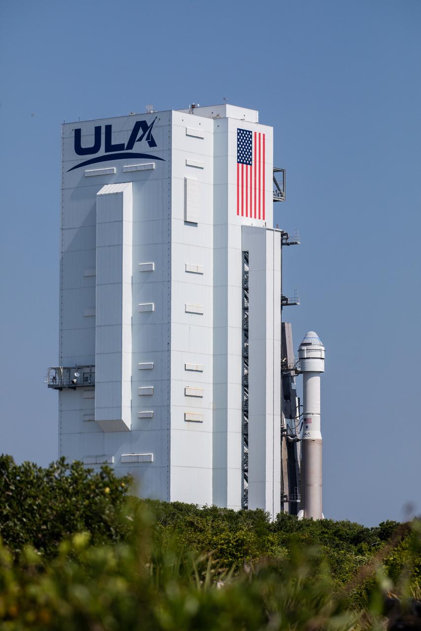 On May 18, 2022, Boeing’s CST-100 Starliner spacecraft and the United Launch Alliance Atlas V rocket roll out from the Vertical Integration Facility to the launch pad at Space Launch Complex-41 on Cape Canaveral Space Force Station in Florida. Starliner will launch on the Atlas V for Boeing’s Orbital Flight Test (OFT-2) for NASA’s Commercial Crew Program at 6:54 p.m. EDT on Thursday, May 19. OFT-2 is an important uncrewed flight test designed to test the end-to-end capabilities of the system to help the agency certify Starliner to carry astronauts to and from the International Space Station.