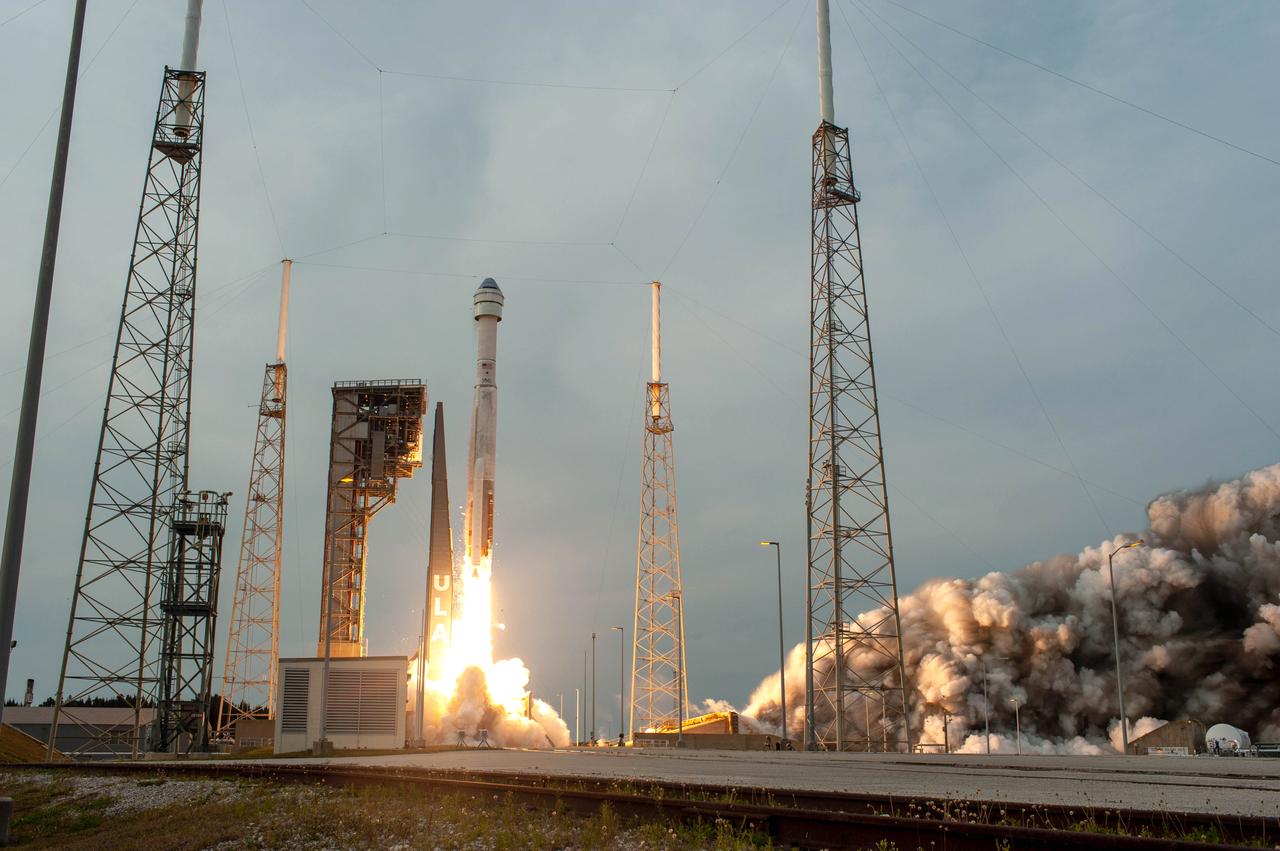 A United Launch Alliance Atlas V rocket lifts off on May 19, 2022, from Space Launch Complex-41 at Cape Canaveral Space Force Station in Florida for NASA Boeing’s uncrewed Orbital Flight Test-2 (OFT-2) for the agency’s Commercial Crew Program. Liftoff for OFT-2 occurred at 6:54 p.m. EDT. Starliner is expected to arrive at the space station for docking about 24 hours later with more than 500 pounds of NASA cargo. The flight test is designed to test the system’s end-to-end capabilities for NASA’s Commercial Crew Program providing valuable data towards NASA certifying Boeing’s crew transportation system for regular crewed flights to and from the International Space Station.