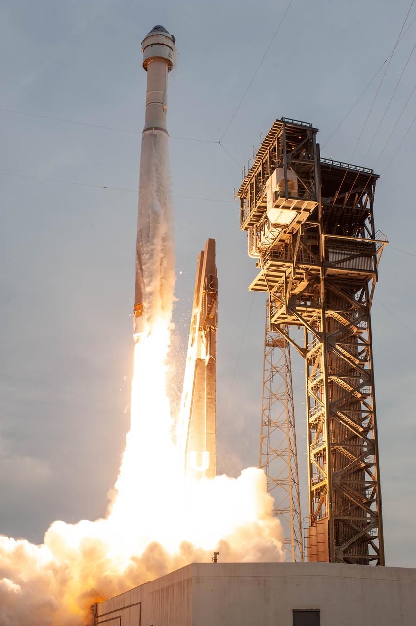 A United Launch Alliance Atlas V rocket lifts off on May 19, 2022, from Space Launch Complex-41 at Cape Canaveral Space Force Station in Florida for NASA Boeing’s uncrewed Orbital Flight Test-2 (OFT-2) for the agency’s Commercial Crew Program. Liftoff for OFT-2 occurred at 6:54 p.m. EDT. Starliner is expected to arrive at the space station for docking about 24 hours later with more than 500 pounds of NASA cargo. The flight test is designed to test the system’s end-to-end capabilities for NASA’s Commercial Crew Program providing valuable data towards NASA certifying Boeing’s crew transportation system for regular crewed flights to and from the International Space Station.
