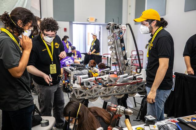 NASA image: Lunabotics / Robotic Mining Competition