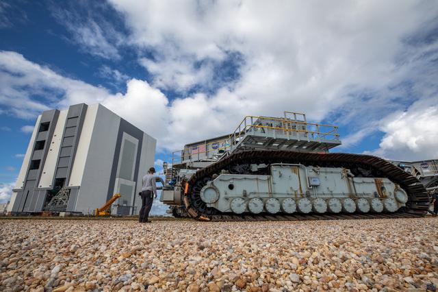 NASA image: Crawler Transporter 2 Roll to VAB for Artemis I WDR Rollout