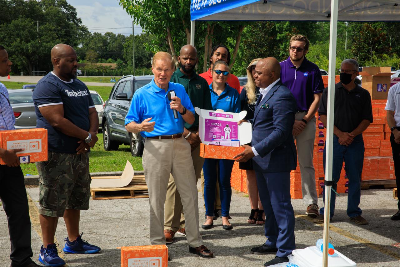 NASA Administrator Bill Nelson helped kick off a new initiative to deliver food and hands-on science, technology, engineering, and math kits, called Learning Lunchboxes, at New Beginnings Church – The Gathering Place in Orlando, Florida on Friday, June 3. The lunchboxes are aimed at inspiring and educating youth and families about NASA’s upcoming Artemis missions, which includes landing the first woman and person of color on the Moon and helping prepare for human exploration of Mars. Partners on the initiative with NASA include the Center of Science and Industry, the Second Harvest Food Bank, and the Orlando Science Center. The NASA Artemis Learning Lunchbox is made possible through NASA’s Teams Engaging Affiliated Museums and Informal Institutions (TEAM II) program. NASA Learning Lunchboxes provide five space-focused learning activities that showcase the diversity of STEM at NASA. COSI will distribute 30,000 NASA Learning Lunchboxes at local food banks across the country to help feed hungry lives and feed hungry minds. This innovative, community-based model will bring together other science centers and museums, afterschool providers, and community leaders to highlight the importance of STEM. This project also includes digital extension resources.