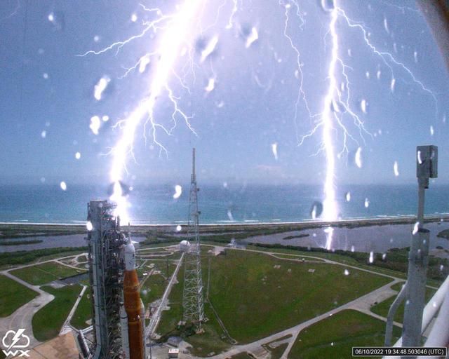 NASA image: Lightning Strikes at Pad 39B
