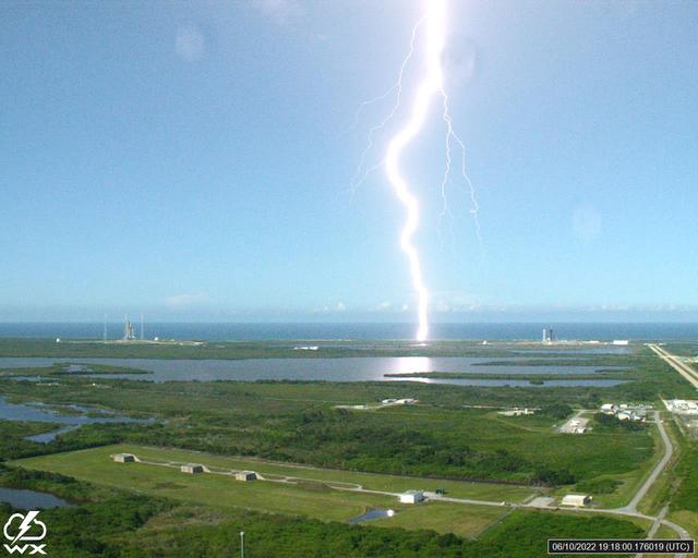 NASA image: Lightning Strikes at Pad 39B