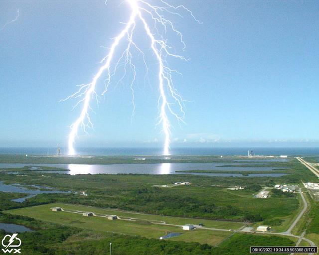 NASA image: Lightning Strikes at Pad 39B