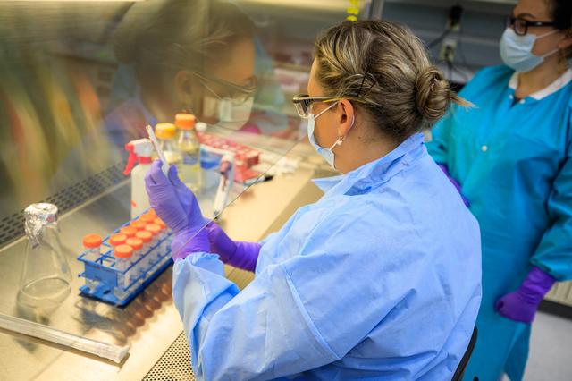 NASA image: SpaceX CRS-25 DynaMos Payload Packaging