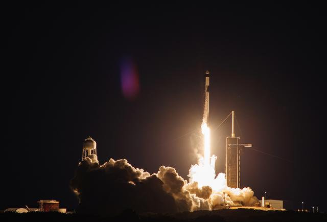 NASA image: NASA's SpaceX CRS-25 Liftoff