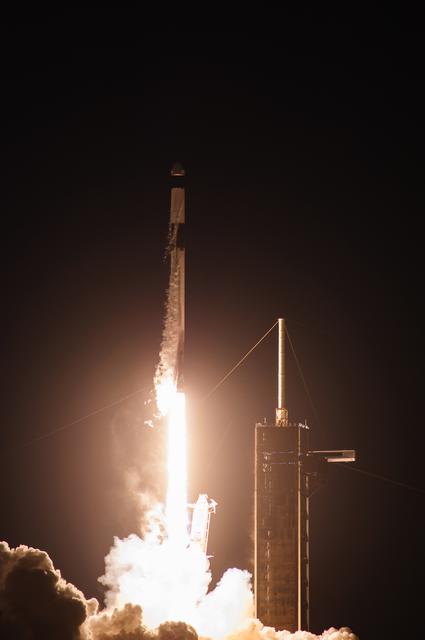 NASA image: NASA/SpaceX CRS-25 Liftoff