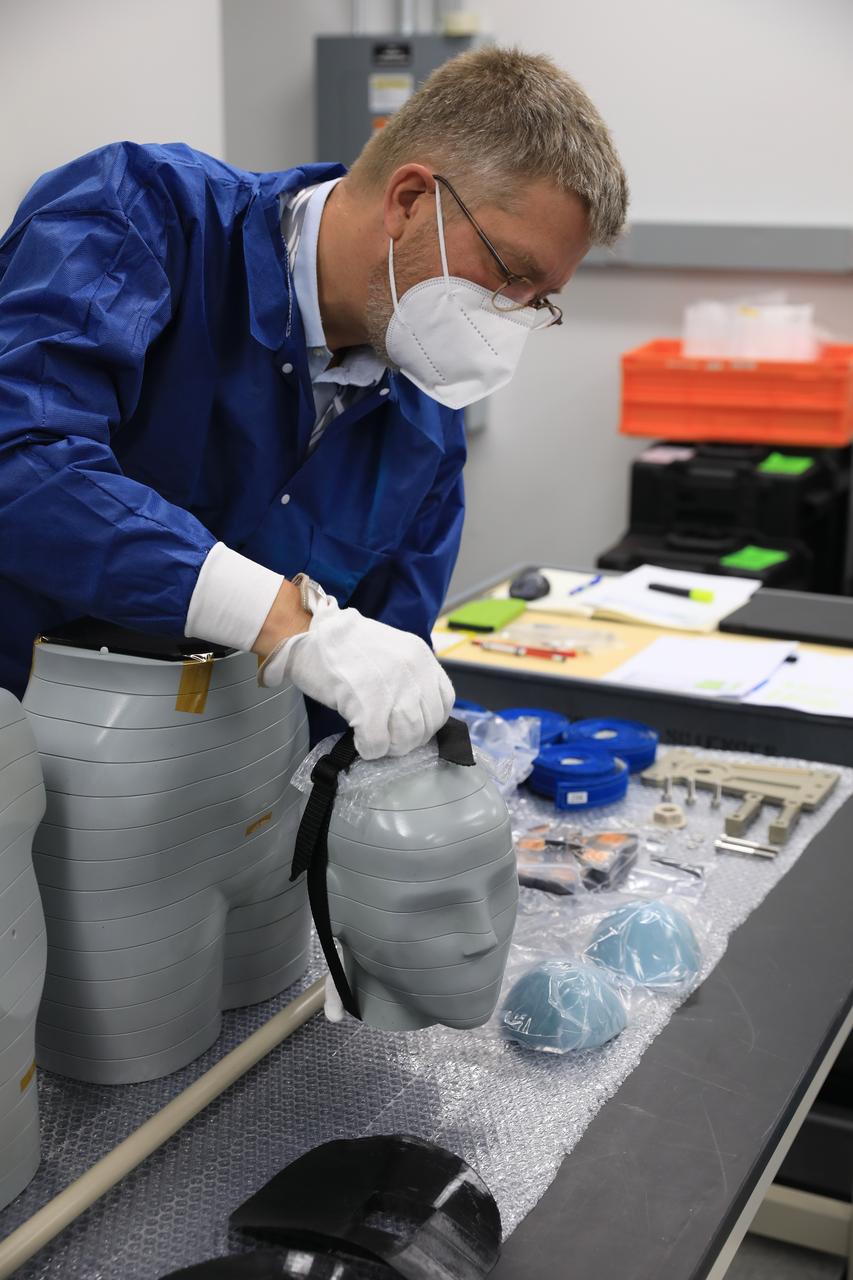 In preparation for the Artemis I flight test, teams at NASA’s Kennedy Space Center in Florida prepare two manikins, called phantoms, as part of the Matroshka AstroRad Radiation Experiment (MARE) investigation on Aug. 4, 2022. The two female phantoms – Helga and Zohar – will fly aboard the Orion crew module during Artemis I. Each will be equipped with radiation detectors, with Zohar also wearing a radiation protection vest, to determine the radiation risk on its way to the Moon. The MARE experiment is part of an agreement between NASA, the Israel Space Agency, and the German Aerospace Center. Artemis I will provide a foundation for human deep space exploration and demonstrate NASA’s capability to extend human presence to the Moon and beyond. The primary goal of Artemis I is to thoroughly test the Space Launch System rocket and Orion spacecraft’s integrated systems before crewed missions. Under Artemis, NASA aims to land the first woman and first person of color on the Moon and establish sustainable lunar exploration.