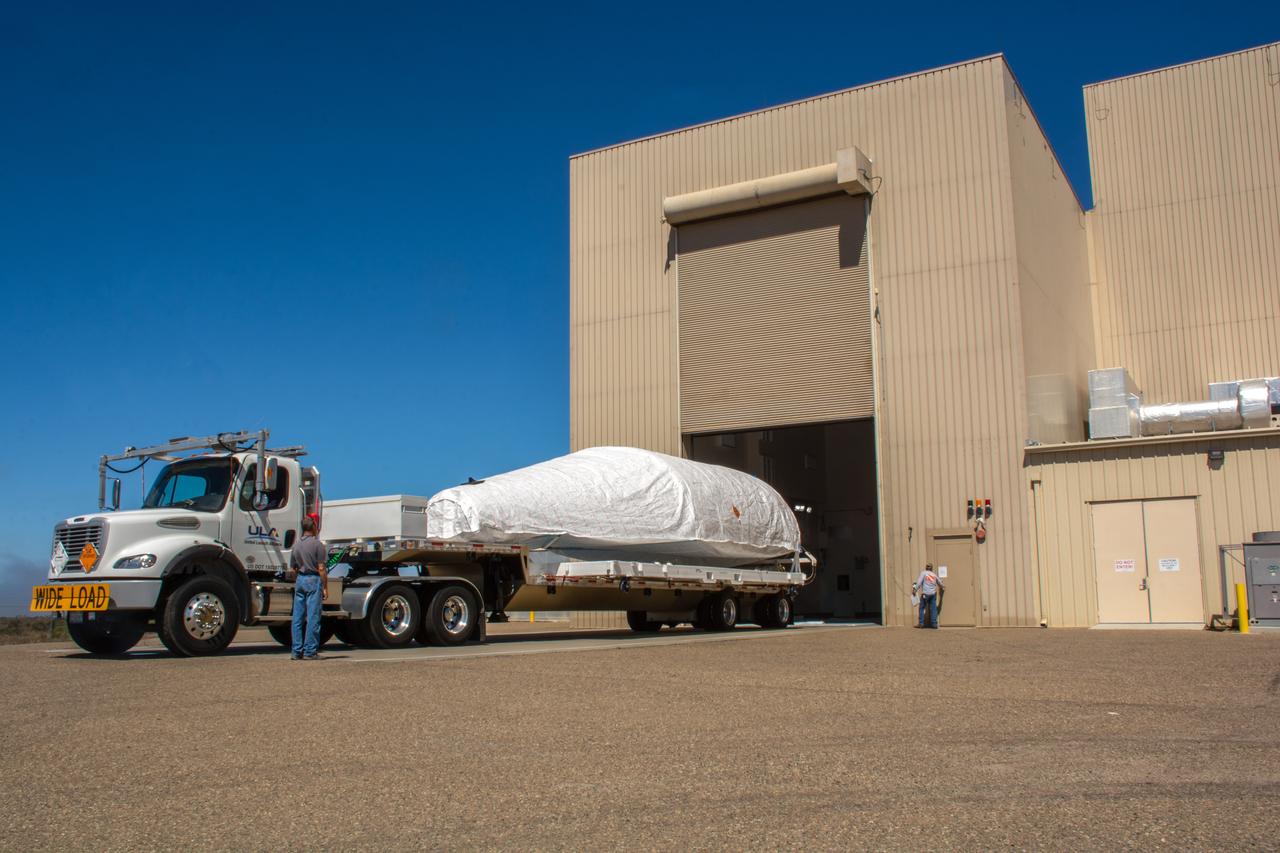 The United Launch Alliance (ULA) Atlas V payload fairing arrives at the Astrotech Processing Facility at Vandenberg Space Force Base (VSFB) in California on Aug. 10, 2022, for NASA and the National Oceanic and Atmospheric Administration’s (NOAA) Joint Polar Satellite System-2 (JPSS-2) satellite mission. JPSS-2 is the third satellite in the Joint Polar Satellite System series. It is scheduled to lift off from VSFB on Nov. 1 from Space Launch Complex-3. JPSS-2, which will be renamed NOAA-21 after reaching orbit, will join a constellation of JPSS satellites that orbit from the North to the South pole, circling Earth 14 times a day and providing a full view of the entire globe twice daily. The NOAA/NASA Suomi National Polar-orbiting Partnership (Suomi NPP) satellite, and NOAA-20, previously known as JPSS-1, are both already in orbit. Each satellite carries at least four advanced instruments to measure weather and climate conditions on Earth. Launching as a secondary payload to JPSS-2 is NASA’s Low-Earth Orbit Flight Test of an Inflatable Decelerator (LOFTID), dedicated to the memory of Bernard Kutter. LOFTID will demonstrate inflatable heat shield technology that could enable a variety of proposed NASA missions to destinations such as Mars, Venus, and Titan, as well as returning heavier payloads from low-Earth orbit. 