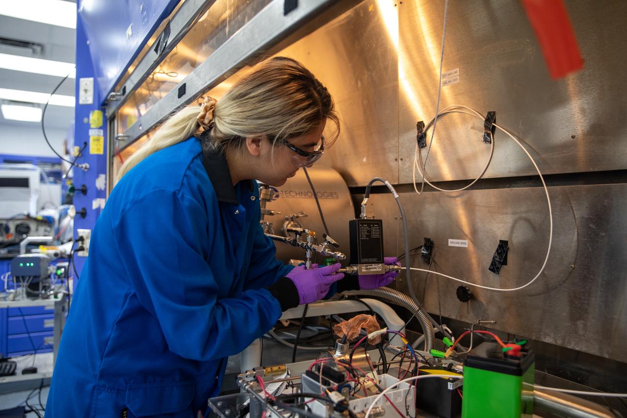 Angie Huerta, a first-year Ph.D. student studying particle physics at the University of Notre Dame, recently completed a GEM Fellowship program at NASA’s Kennedy Space Center in Florida. At Kennedy, Huerta worked closely on a project testing hydrogen plasma on lunar regolith simulant, which is similar to returned lunar soil samples, to explore the plasma’s reliability and efficiency potential for Artemis, NASA’s lunar exploration program.